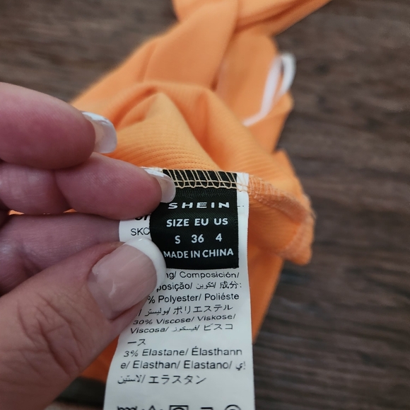 Shein orange top - Picture 2 of 2